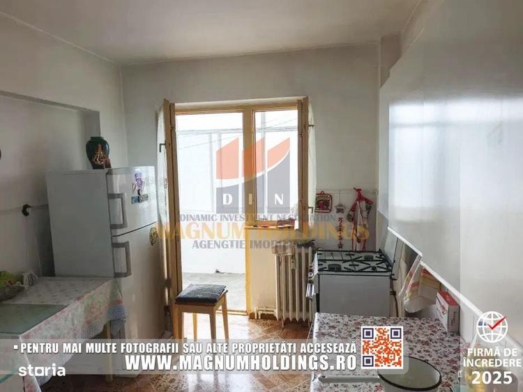 Apartament cu 3 camere decomandat în Găvana