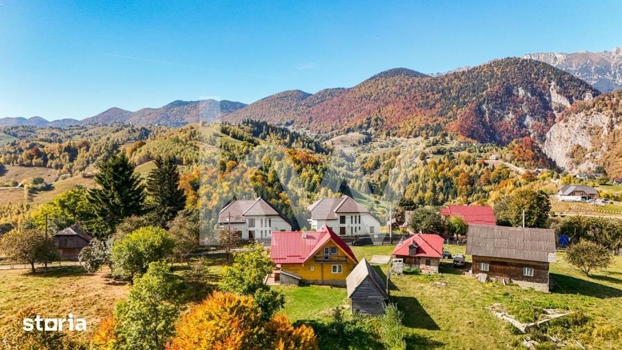 Casă cu 4 camere cu Teren 1045 Mp în Moieciu