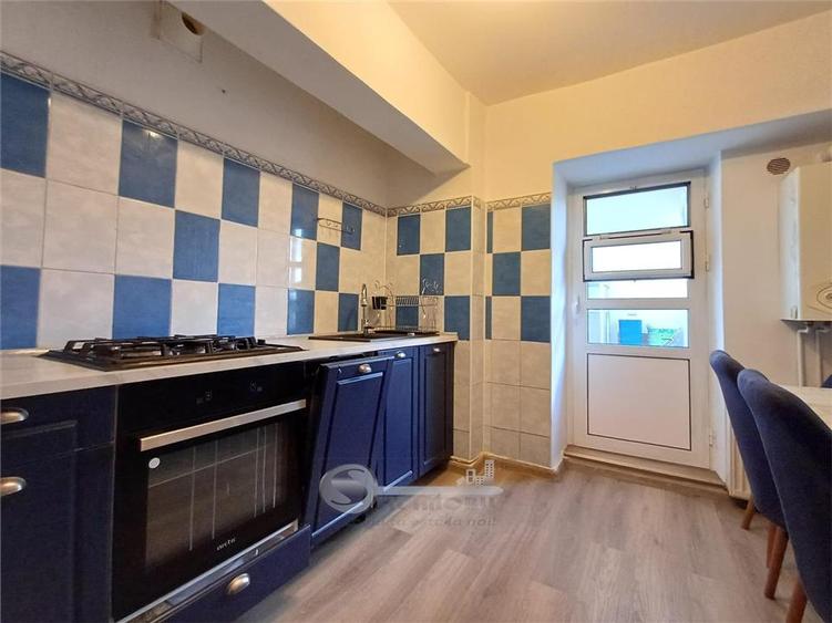 Apartament cu 4 camere decomandat în Nicolina