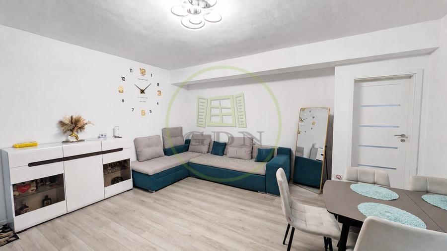 Apartament cu 3 camere semidecomandat, mobilat în Periferie