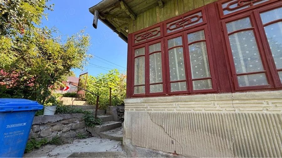 Casă cu 3 camere cu Teren 800 Mp în Bozioru