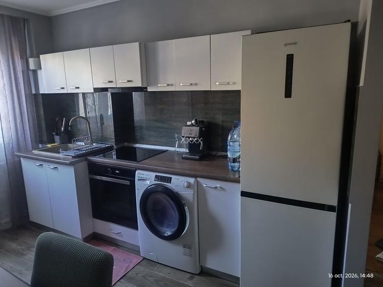 Apartament 1 camera cu loc de parcare, de inchiriat