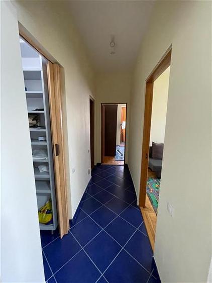 Apartament cu 3 camere semidecomandat în Mihai Bravu