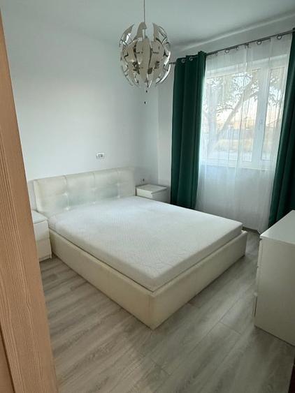Apartament cu 3 camere decomandat, mobilat în Dumbrăvița