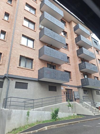 Apartament cu 2 camere decomandat în Chinteni
