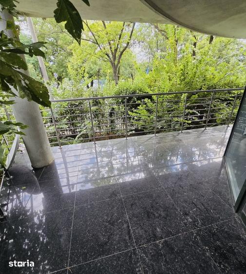 Apartament cu 4 camere decomandat în Floreasca