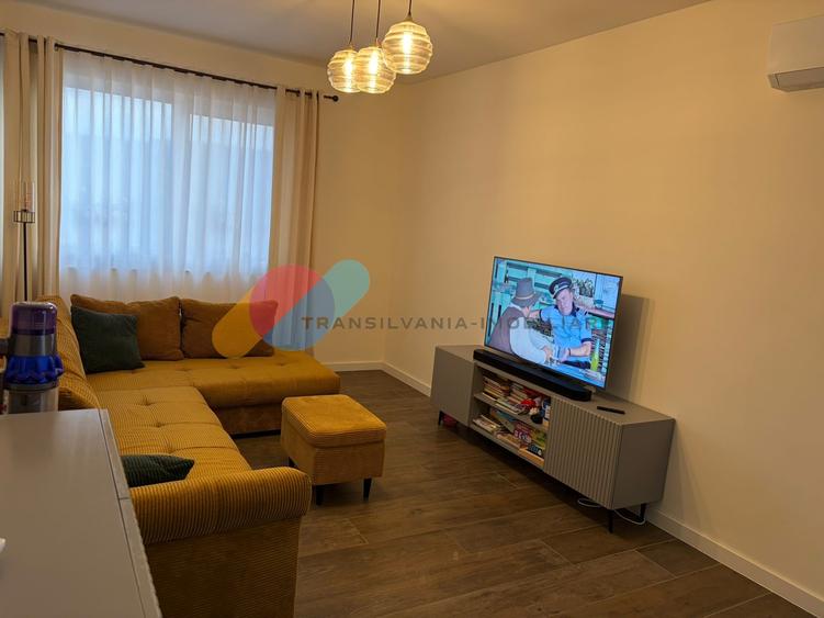 Apartament cu 3 camere semidecomandat, mobilat în Chinteni