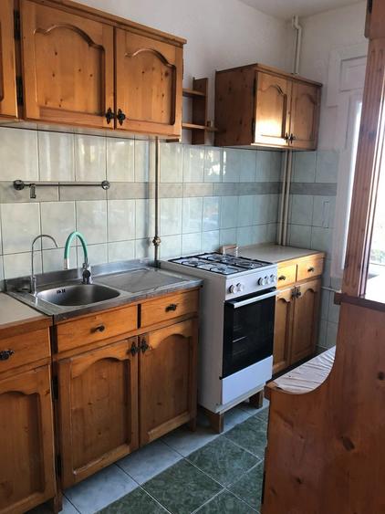 Apartament cu 3 camere decomandat în Gruia
