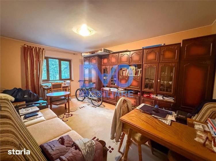 Apartament cu 3 camere decomandat în Nicolina