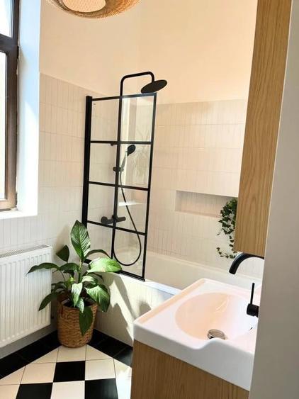 Apartament cu 3 camere semidecomandat în Grădina Icoanei