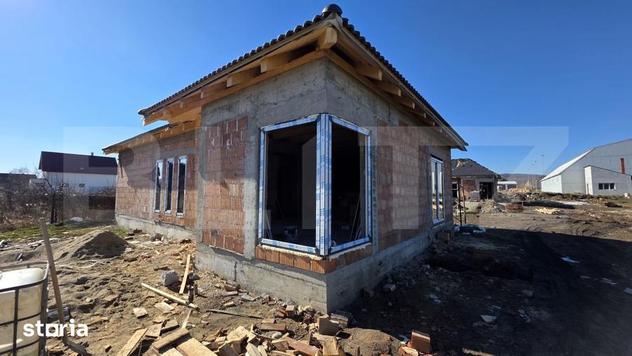 Casă cu 3 camere cu Teren 500 Mp în Unirea