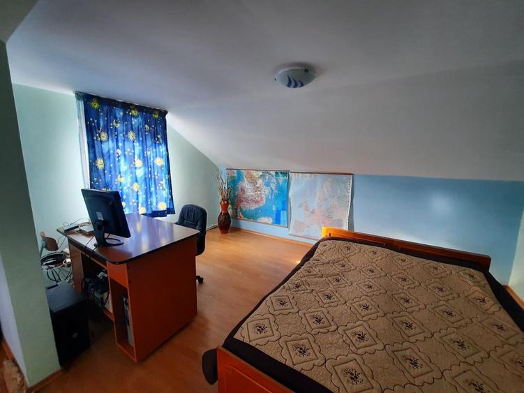 Casă cu 4 camere cu Garaj în Alexandru cel Bun
