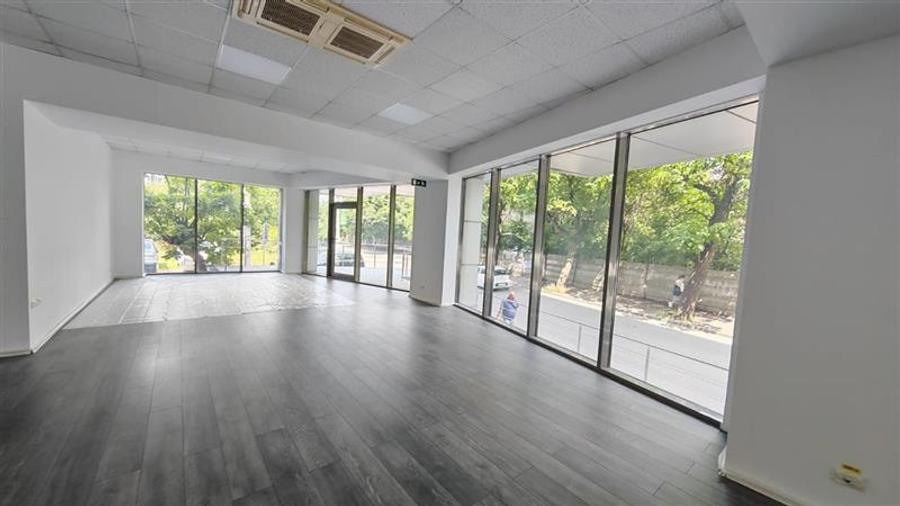 Birou, de 310 mp, în Băneasa
