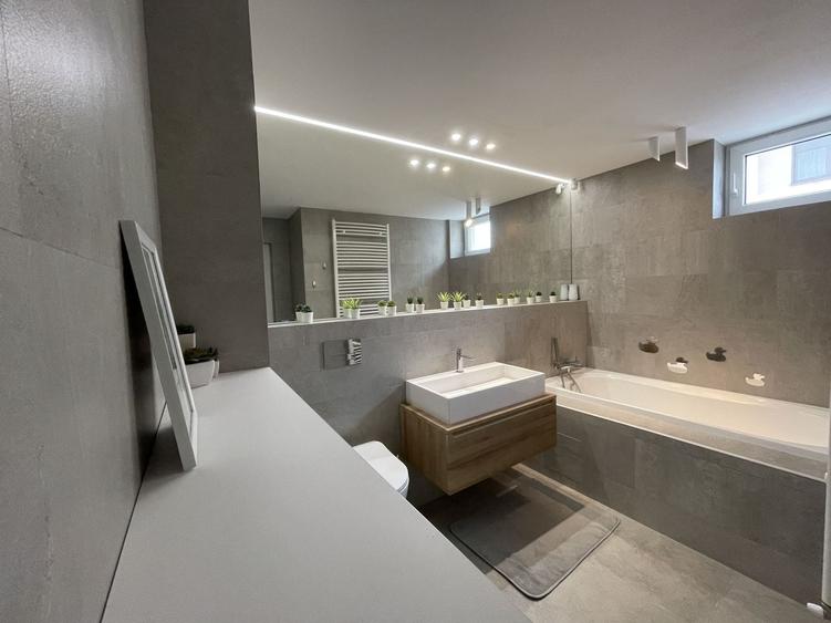 Penthouse cu 5 camere decomandat, mobilat în Herăstrău