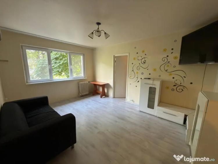 Apartament cu 2 camere semidecomandat în Malu Roșu