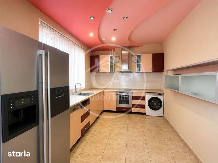 Casă cu 5 camere decomandat cu Teren 298 Mp în Rogerius