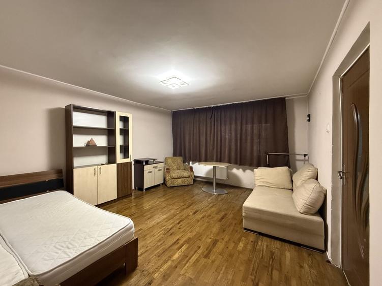 Garsonieră decomandată, mobilată în P-ța Alba Iulia