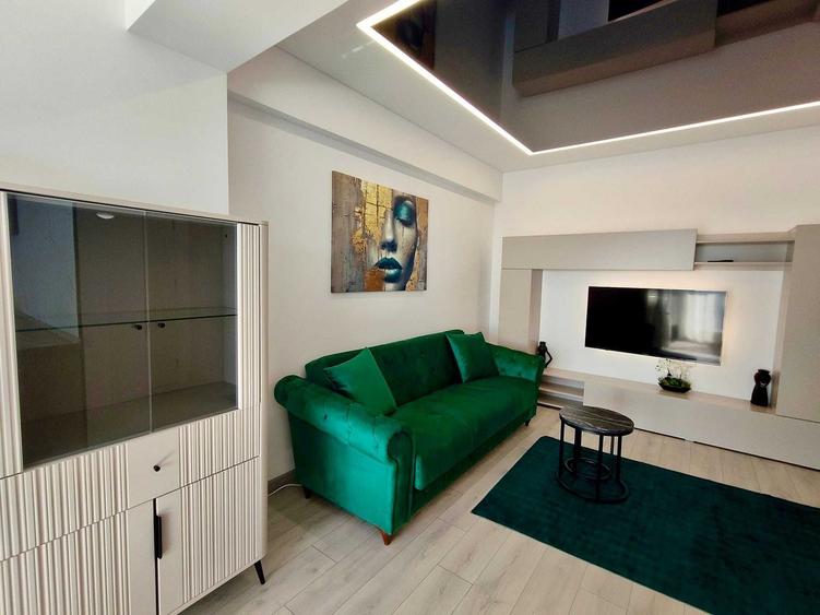 Apartament cu 3 camere decomandat în Energia