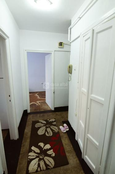 Apartament cu 3 camere semidecomandat, mobilat în Copou