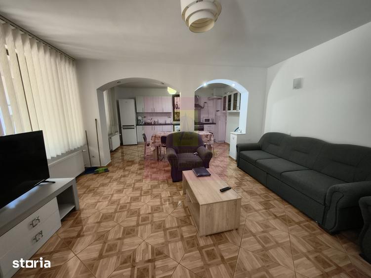 Casă cu 7 camere cu Teren 280 Mp în Rahova