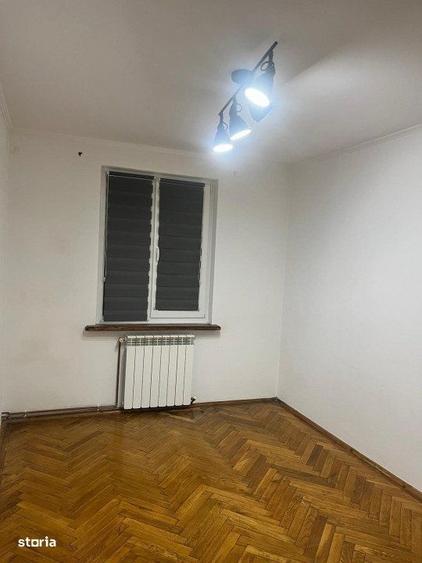 Apartament cu 3 camere decomandat în Siret