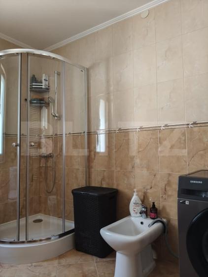 Casă individuală cu 5 camere cu Garaj în Halmeu