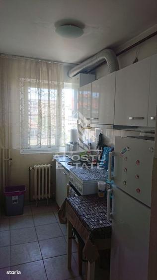 Apartament cu 2 camere, mobilat în Spitalul Județean