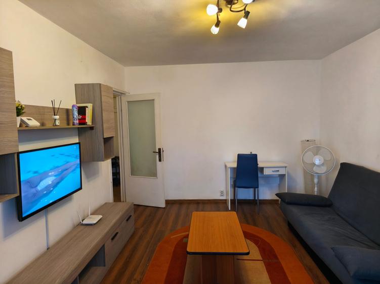 Apartament cu 2 camere decomandat în 1 Mai