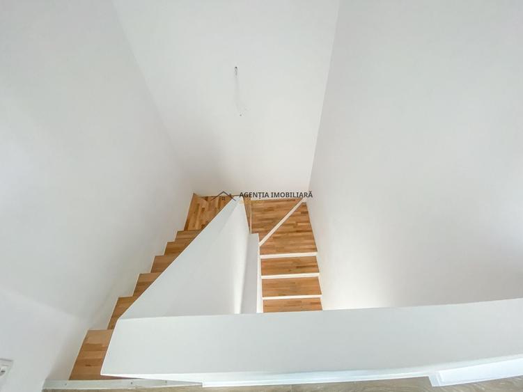 Duplex cu 4 camere cu Canalizare în Tunari