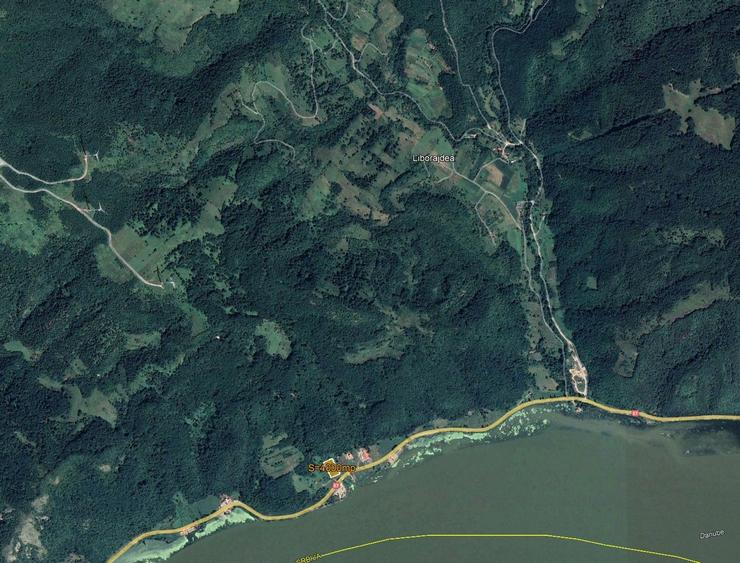 Teren Construcții intravilan de 4536 mp, în Sichevița