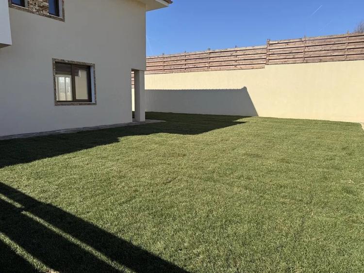 Duplex cu 4 camere cu Canalizare în Dezmir