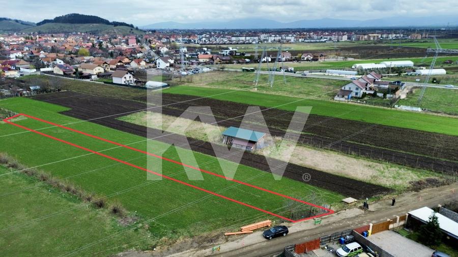 Teren agricol intravilan de 2112 mp, în Sânpetru