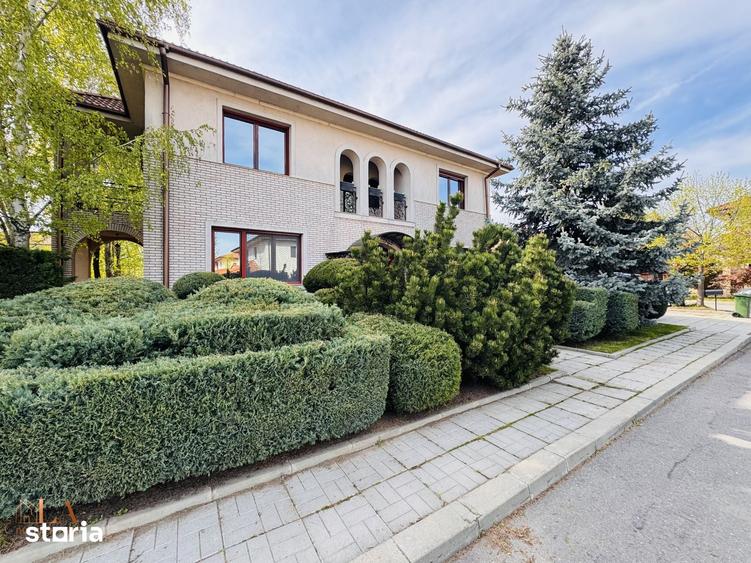 Casă cu 5 camere cu Teren 900 Mp în Central