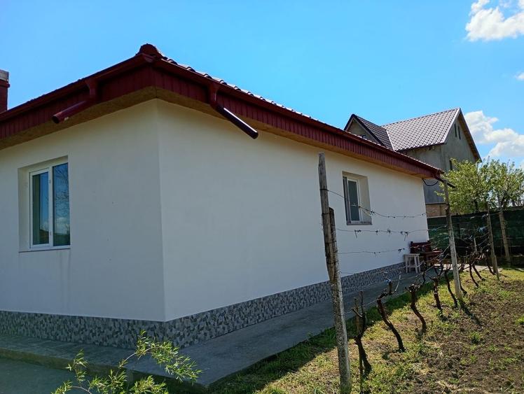 Casă individuală cu 3 camere cu Canalizare în Tulucești