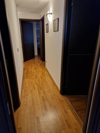 Duplex cu 4 camere cu Canalizare în 1 Decembrie