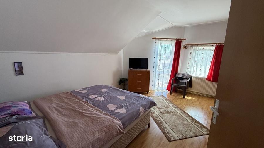 Casă cu 4 camere în Central
