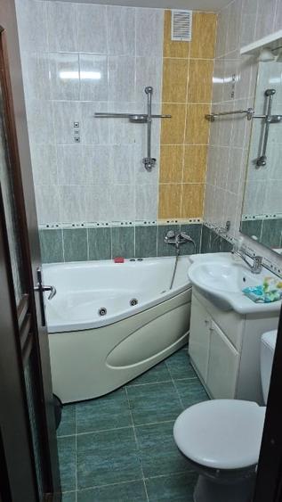 Închiriez apartament 3 camere - 3