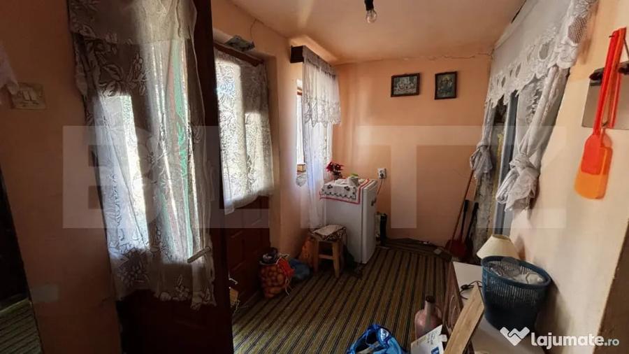 Casă cu 3 camere cu Teren 1427 Mp în Central