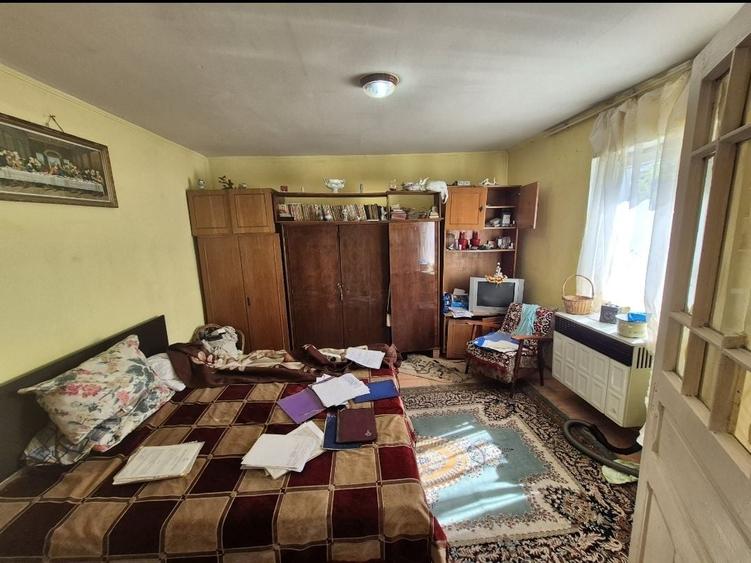 Casă individuală cu 2 camere cu Canalizare în Central