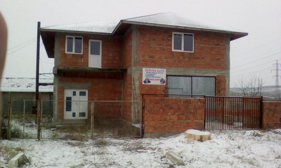 Casă individuală cu 5 camere cu Canalizare în Mârzănești