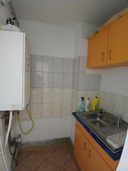 Garsonieră decomandată, mobilată în Lunei