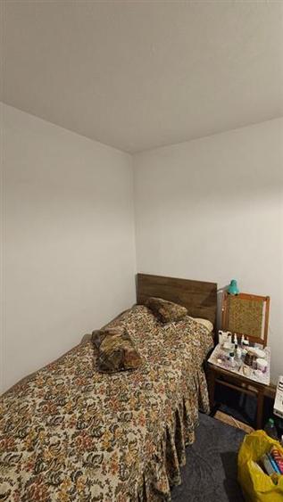 Apartament cu 3 camere semidecomandat în Cina