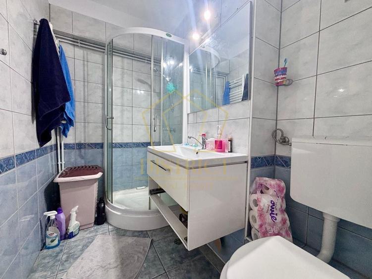 Apartament cu 4 camere semidecomandat în Lugojului