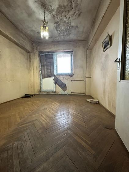 Apartament cu 3 camere decomandat în Călărași