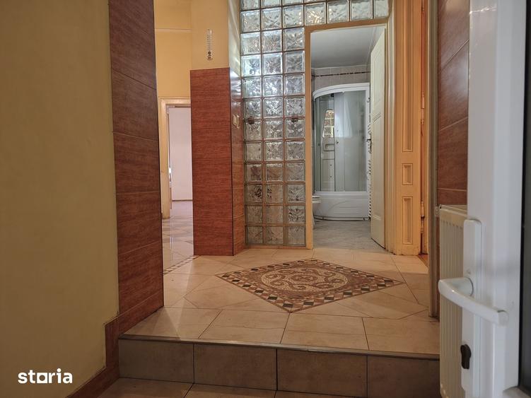 Apartament cu 3 camere în Eminescu