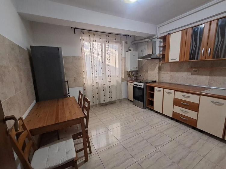 Apartament cu 2 camere decomandat, mobilat în Apărătorii Patriei