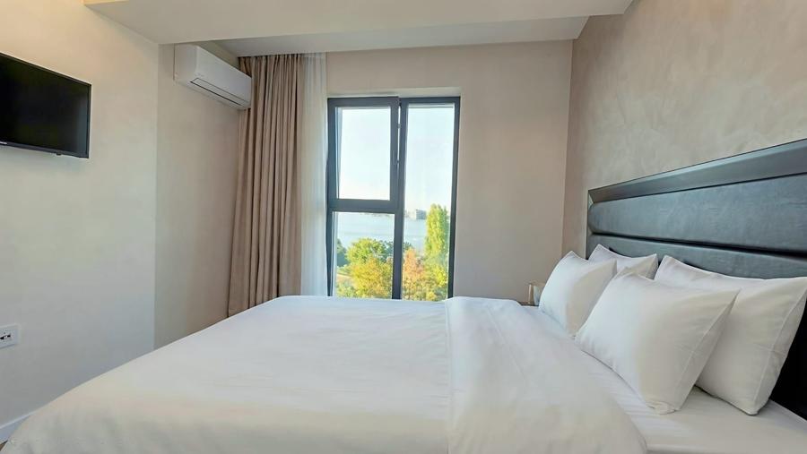 Apartament cu 2 camere decomandat, mobilat în Universitate