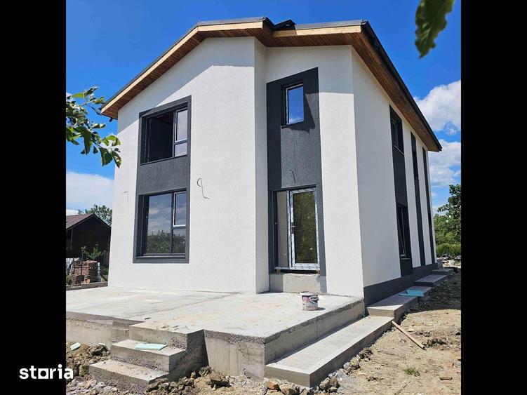 Casă cu 4 camere cu Teren 570 Mp în Central