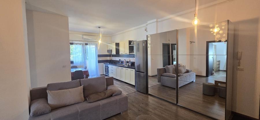 Apartament cu 3 camere semidecomandat în Valea Adâncă