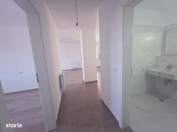 Apartament cu 3 camere decomandat în Tractorul — fotografia 1